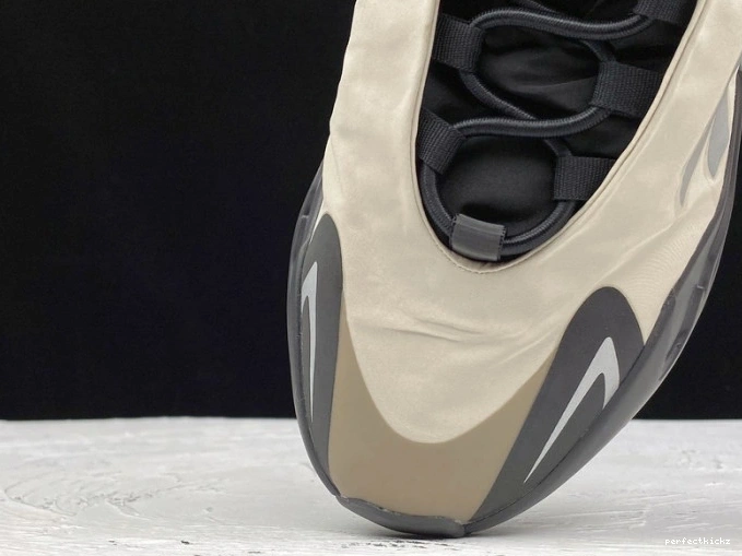 Bone FY3729 MNVN 700 Yeezy Adidas Boost 0716
